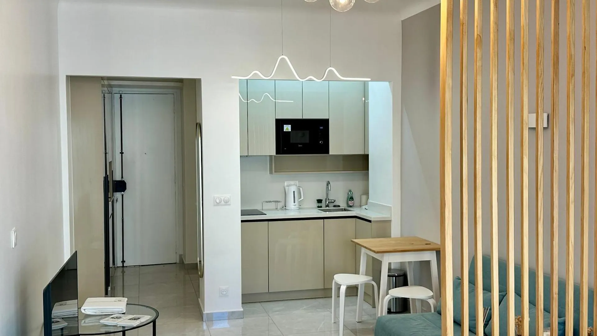 Comfortable Apartment Near Marais Beaubourg Paris France